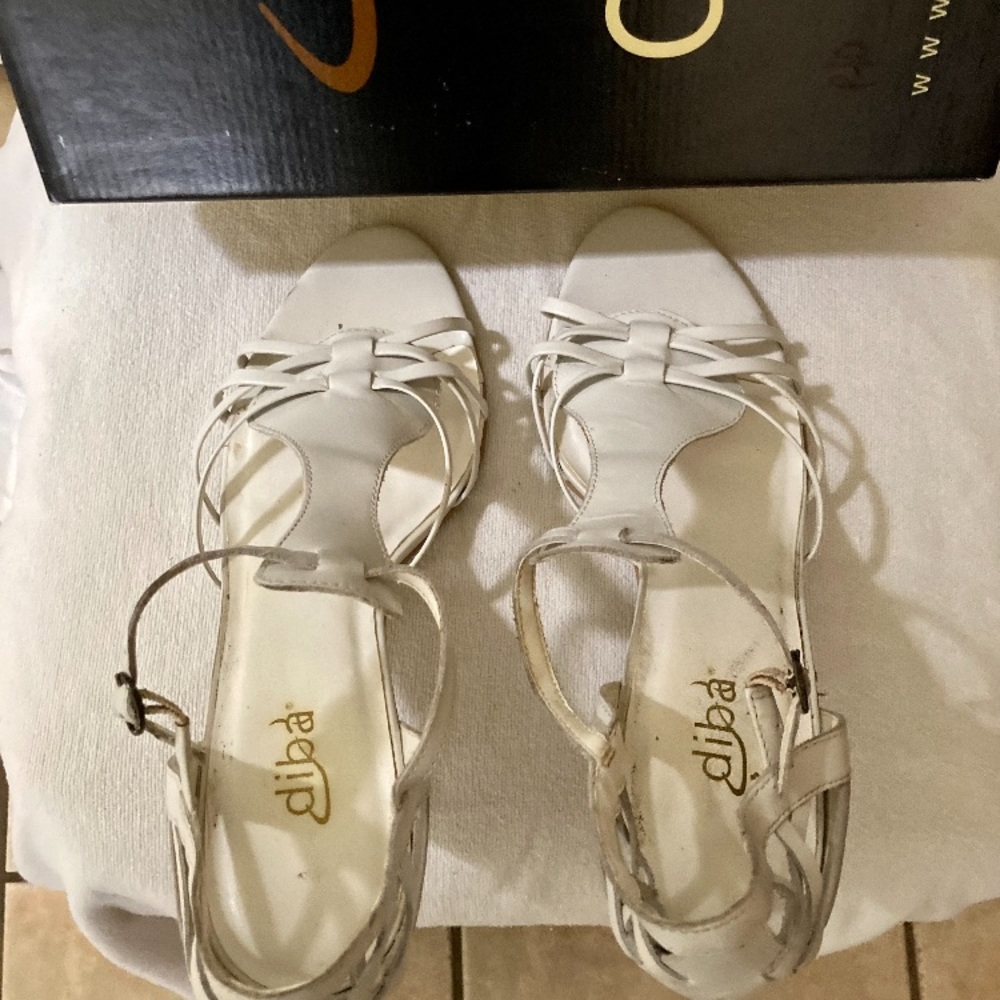 Diba - Women’s sling back, heels. Size 10.